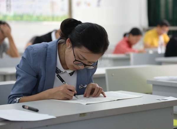 司法考試資格證報(bào)名條件（非法學(xué)專業(yè)可以參加司法考試嗎）